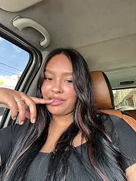 Snapshot of _NINA chatting on October 15, 2025, 2:39 pm NINA online show from October 15, 2025, 2:39 pm