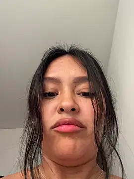 Snapshot of _NINA chatting on April 7, 2026, 1:22 pm NINA online show from April 7, 2026, 1:22 pm