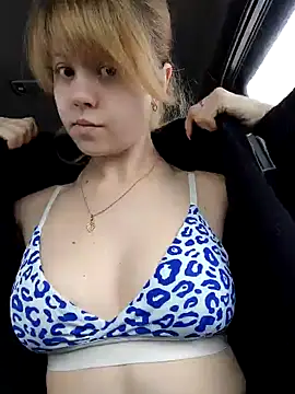 Snapshot of astiSWEET chatting on January 8, 2025, 4:55 am astiSWEET online show from January 8, 2025, 4:55 am