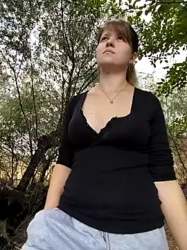 Snapshot of astiSWEET chatting on September 19, 2025, 8:16 am astiSWEET online show from September 19, 2025, 8:16 am