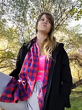 Snapshot of astiSWEET chatting on October 4, 2025, 9:29 am astiSWEET online show from October 4, 2025, 9:29 am