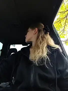 Snapshot of astiSWEET chatting on October 5, 2025, 8:01 am astiSWEET online show from October 5, 2025, 8:01 am