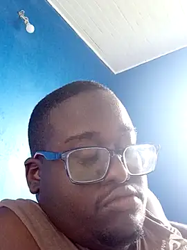 Jeanlaurent972 online show from November 22, 2025, 1:21 pm