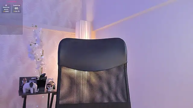 CyntiaAdams online show from February 5, 2025, 6:59 pm