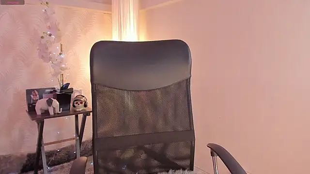 CyntiaAdams online show from February 7, 2025, 6:24 pm