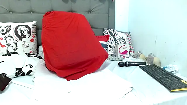 katysquirtdirty online show from February 25, 2025, 12:34 pm