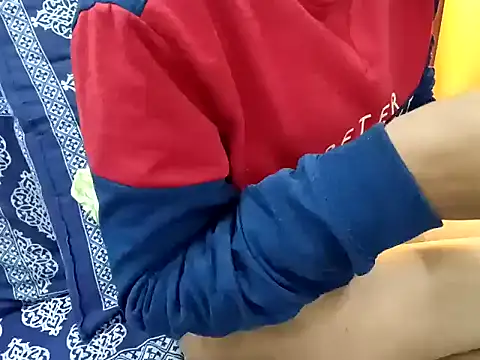 Snapshot of GoldnessAishu chatting on December 6, 2024, 8:07 pm GoldnessAishu online show from December 6, 2024, 8:07 pm