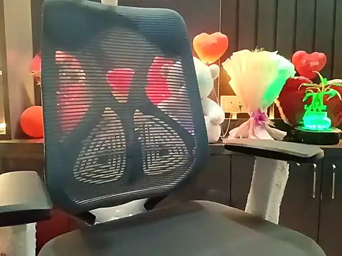 Snapshot of GoldnessAishu chatting on February 7, 2025, 7:06 pm GoldnessAishu online show from February 7, 2025, 7:06 pm