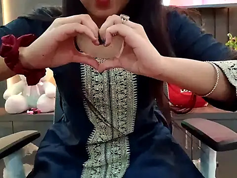 Snapshot of GoldnessAishu chatting on March 19, 2025, 9:16 pm GoldnessAishu online show from March 19, 2025, 9:16 pm