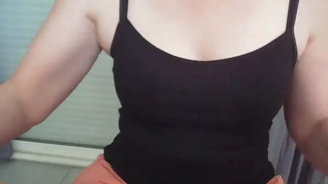 Snapshot of Raptor82 chatting on September 18, 2025, 11:12 am Raptor82 online show from September 18, 2025, 11:12 am