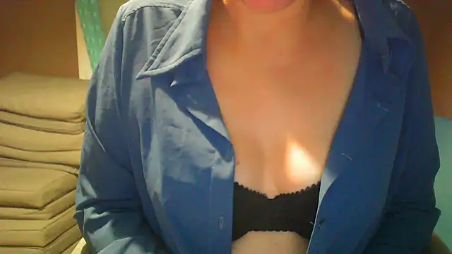 Snapshot of Raptor82 chatting on October 3, 2025, 7:55 pm Raptor82 online show from October 3, 2025, 7:55 pm