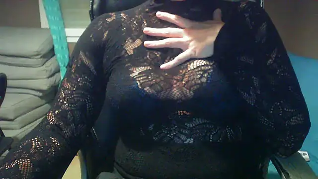 Snapshot of Raptor82 chatting on October 6, 2025, 7:33 pm Raptor82 online show from October 6, 2025, 7:33 pm