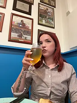 Snapshot of gloria01_daddy chatting on February 6, 2026, 9:07 pm gloria01 daddy online show from February 6, 2026, 9:07 pm