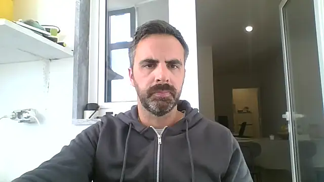 Snapshot of Genntle chatting on November 3, 2025, 10:49 am Genntle online show from November 3, 2025, 10:49 am