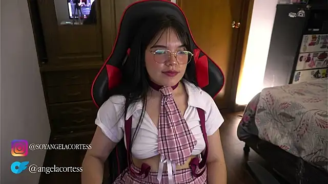 Snapshot of angela_cortes_ chatting on October 24, 2025, 3:58 am angela cortes online show from October 24, 2025, 3:58 am