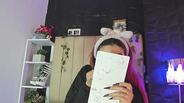 Mia Rinn online show from February 4, 2026, 12:44 pm