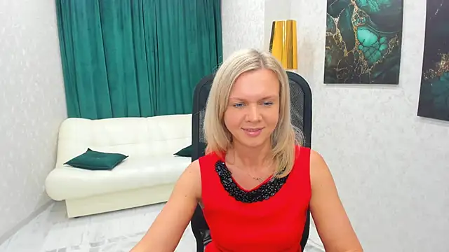 Snapshot of AgathaKlouin chatting on February 2, 2025, 7:09 am AgathaKlouin online show from February 2, 2025, 7:09 am