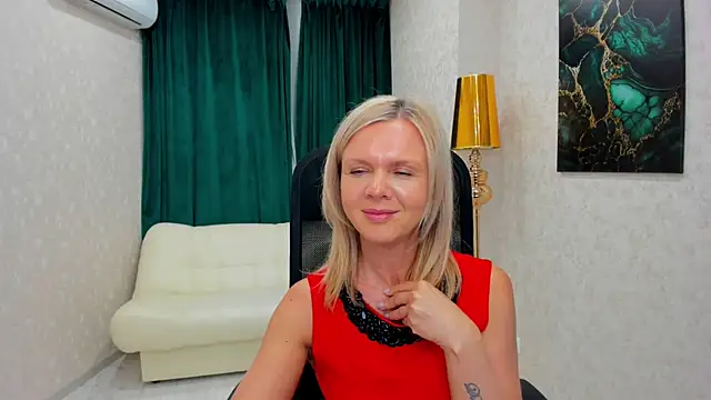 Snapshot of AgathaKlouin chatting on February 19, 2025, 1:40 am AgathaKlouin online show from February 19, 2025, 1:40 am