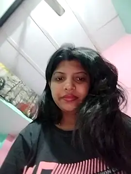 Hotty-Divya online show from May 6, 2026, 2:51 am