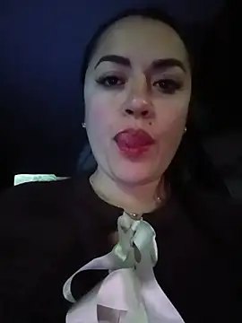 Snapshot of Lesly_10- chatting on May 15, 2026, 2:07 am Lesly 10- online show from May 15, 2026, 2:07 am