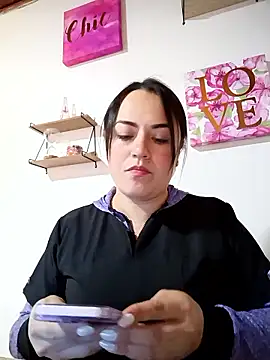Snapshot of Lesly_10- chatting on June 12, 2026, 5:01 pm Lesly 10- online show from June 12, 2026, 5:01 pm