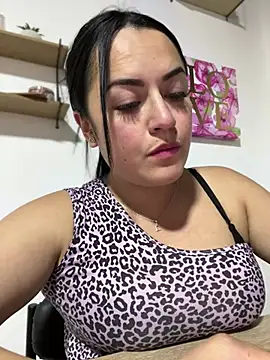 Lesly 10- online show from August 6, 2026, 9:17 pm