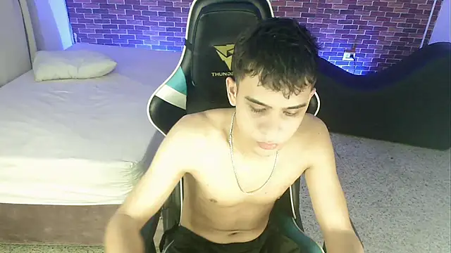 zacariasss  online show from September 25, 2025, 3:54 am