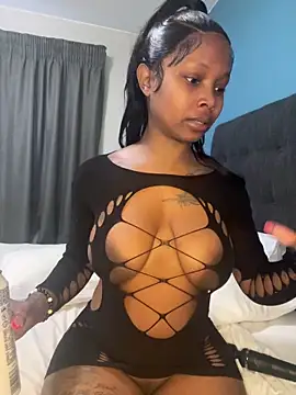 Snapshot of InkLady444 chatting on September 24, 2025, 4:05 am InkLady444 online show from September 24, 2025, 4:05 am