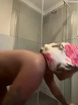 Snapshot of InkLady444 chatting on November 6, 2025, 11:00 am InkLady444 online show from November 6, 2025, 11:00 am