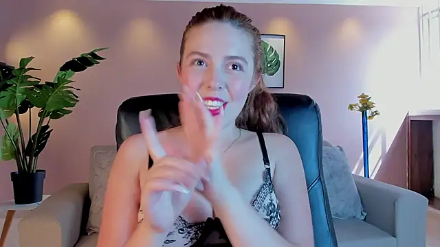 Snapshot of Lyssa_Muller chatting on March 14, 2025, 7:12 pm Lyssa Muller online show from March 14, 2025, 7:12 pm