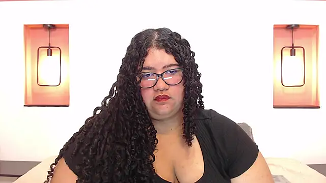 Snapshot of Miley_Collins chatting on December 27, 2024, 5:59 pm Miley Collins online show from December 27, 2024, 5:59 pm