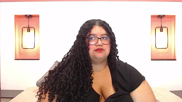 Snapshot of Miley_Collins chatting on December 28, 2024, 12:15 am Miley Collins online show from December 28, 2024, 12:15 am