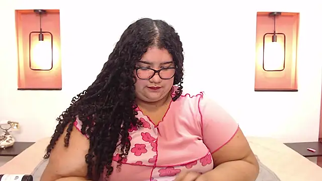 Snapshot of Miley_Collins chatting on December 28, 2024, 11:26 pm Miley Collins online show from December 28, 2024, 11:26 pm