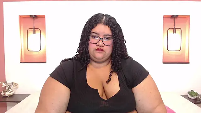 Snapshot of Miley_Collins chatting on February 25, 2025, 10:18 pm Miley Collins online show from February 25, 2025, 10:18 pm