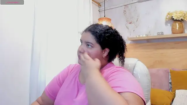 Snapshot of Miley_Collins chatting on October 30, 2025, 8:31 pm Miley Collins online show from October 30, 2025, 8:31 pm