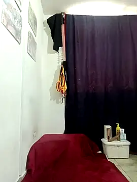 Snapshot of yezz3011 chatting on January 21, 2025, 8:21 pm yezz3011 online show from January 21, 2025, 8:21 pm