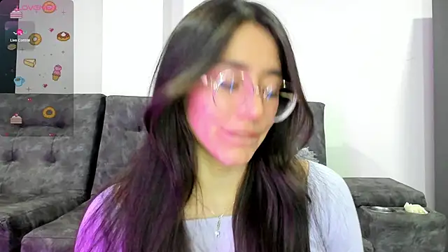 emmadiaz1 online show from January 18, 2025, 12:02 am