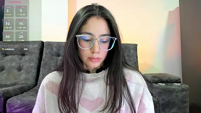 emmadiaz1 online show from February 8, 2026, 3:54 am