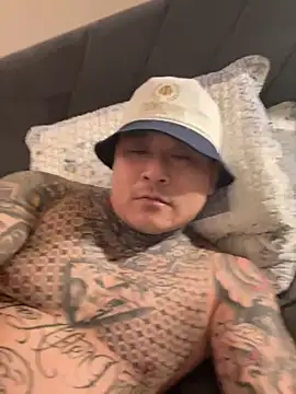 Snapshot of supertattsdave chatting on February 27, 2026, 8:47 am supertattsdave online show from February 27, 2026, 8:47 am