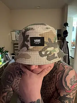 Snapshot of supertattsdave chatting on March 5, 2026, 6:09 am supertattsdave online show from March 5, 2026, 6:09 am