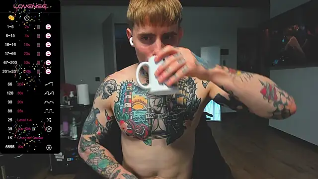 Snapshot of white_King9999 chatting on December 14, 2024, 1:05 pm white King9999 online show from December 14, 2024, 1:05 pm