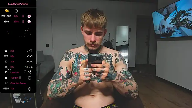 Snapshot of white_King9999 chatting on December 27, 2024, 4:47 am white King9999 online show from December 27, 2024, 4:47 am