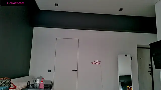 Snapshot of white_King9999 chatting on September 18, 2025, 1:02 pm white King9999 online show from September 18, 2025, 1:02 pm