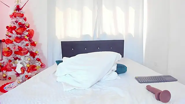 Snapshot of DailaSmith chatting on December 6, 2024, 6:39 pm DailaSmith online show from December 6, 2024, 6:39 pm