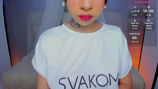 cat kitty18  online show from February 14, 2026, 12:24 pm