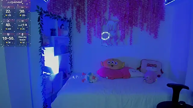 cat kitty18  online show from July 23, 2026, 6:17 pm