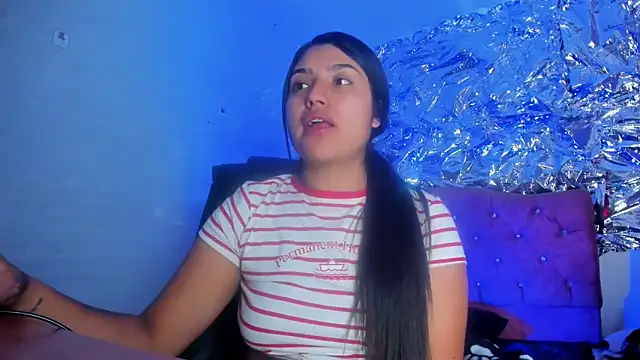 SarahStones online show from February 16, 2026, 6:42 am