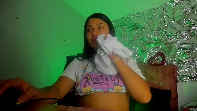 SarahStones online show from February 20, 2026, 5:37 am