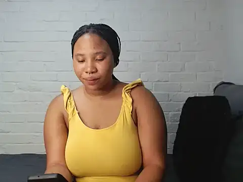 Snapshot of DrippinCaramelCutie chatting on January 27, 2025, 7:46 pm DrippinCaramelCutie online show from January 27, 2025, 7:46 pm