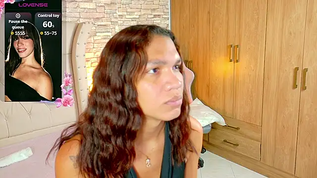 Snapshot of Sara-Smith- chatting on July 11, 2026, 11:24 am Sara-Smith- online show from July 11, 2026, 11:24 am